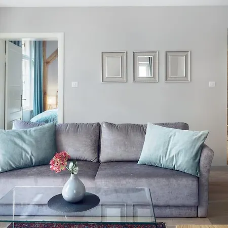 Deco By Oneapartments Апартаменты