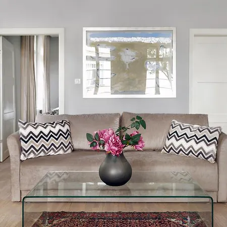 Deco By Oneapartments Apartmán